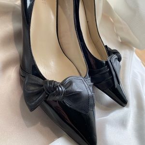 Bow heels